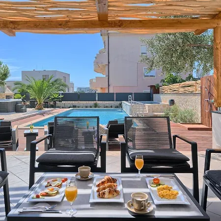 Liberty Living Znjan *