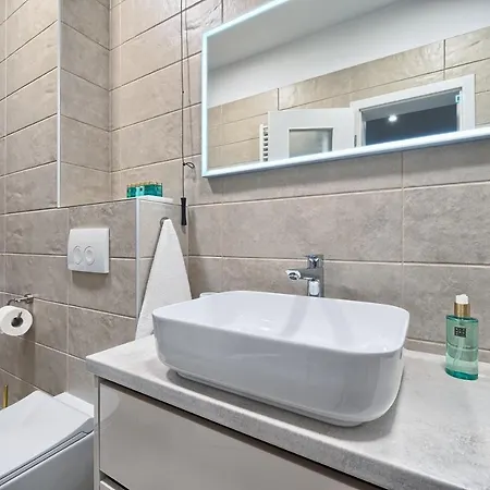 Liberty Living Znjan Apartamento