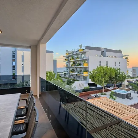 Liberty Living * Split