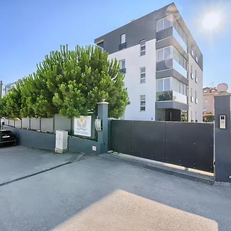Liberty Living Apartment Split