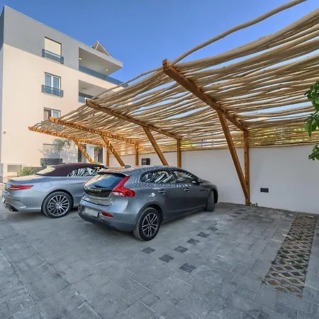 Apartment Liberty Living Split