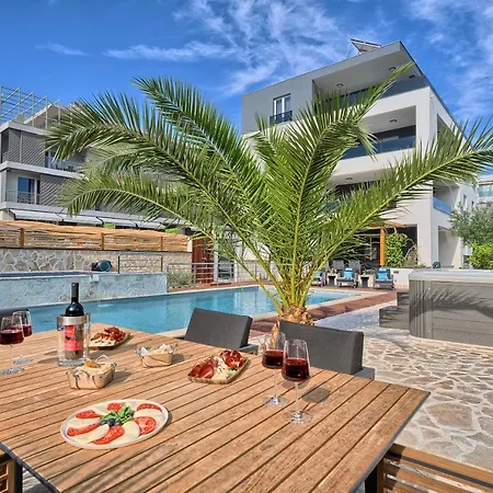 Liberty Living Znjan Apartman *