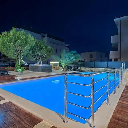 Liberty Living Znjan Apartman *