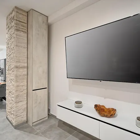 Liberty Living Znjan Apartman *